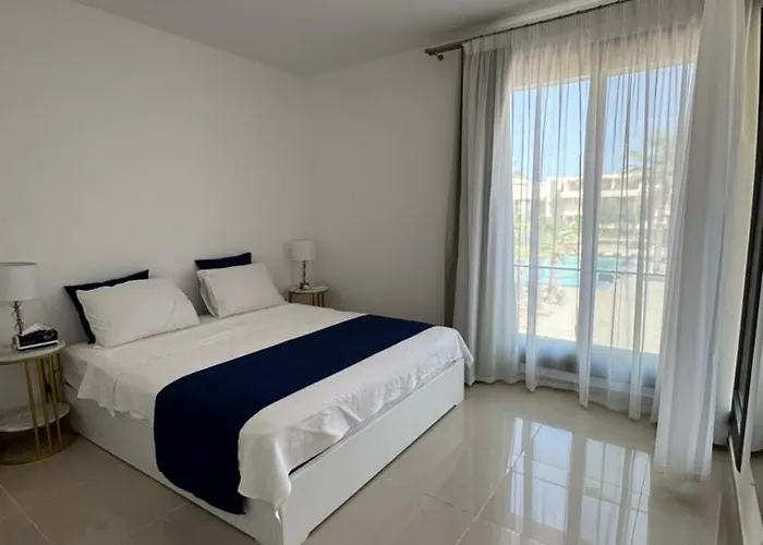 Blue Oasis G Cribs 8 Mins From Marina,