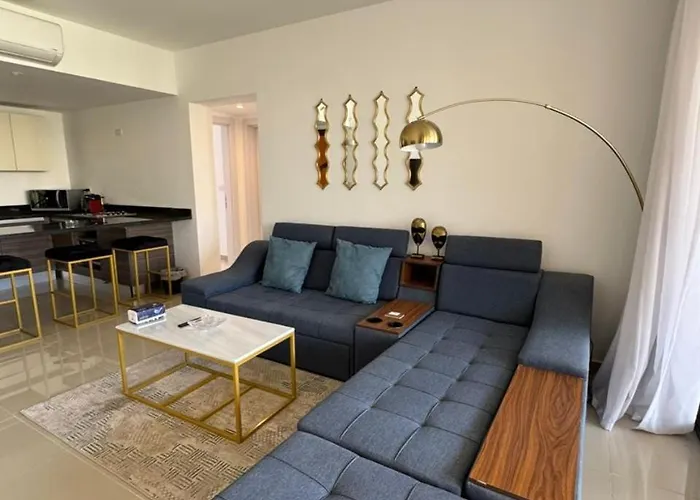 Blue Oasis G Cribs 8 Mins From Marina, Apartment *