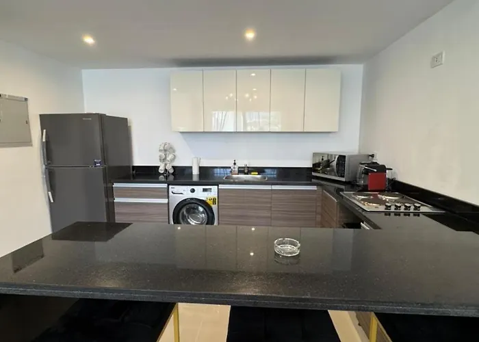 Blue Oasis G Cribs 8 Mins From Marina, Apartment