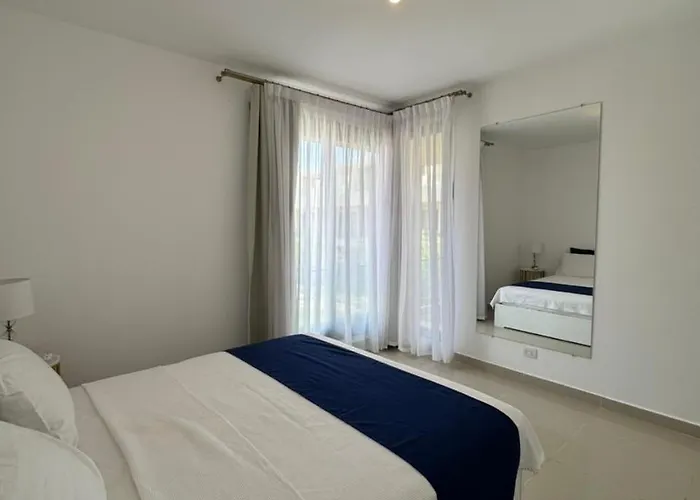 Blue Oasis G Cribs 8 Mins From Marina, Apartment