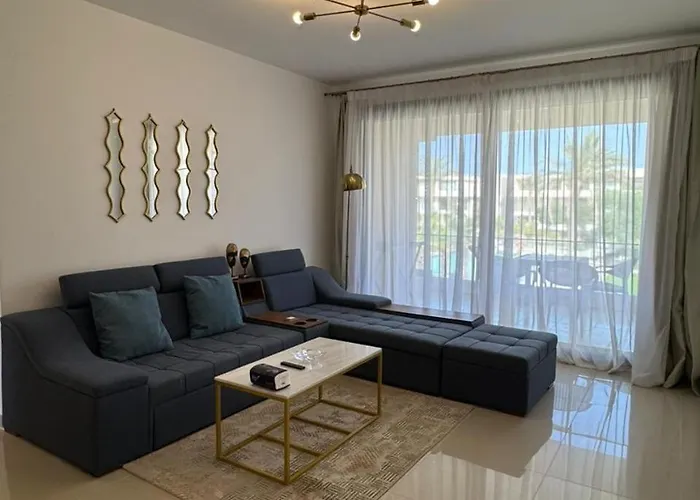 Blue Oasis G Cribs 8 Mins From Marina, Apartment