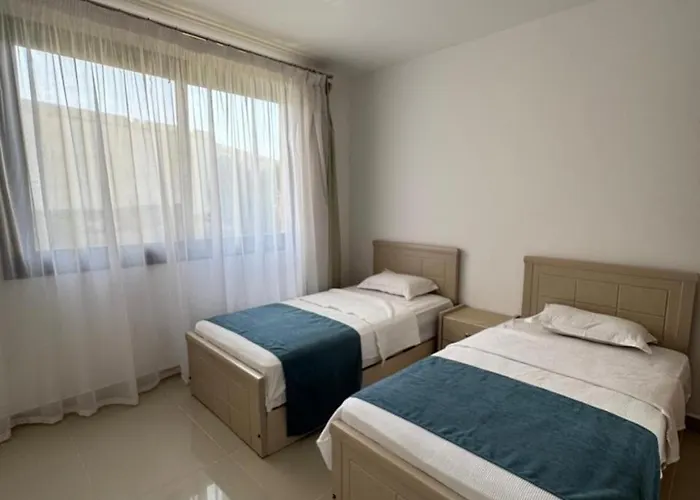 Blue Oasis G Cribs 8 Mins From Marina, Apartment